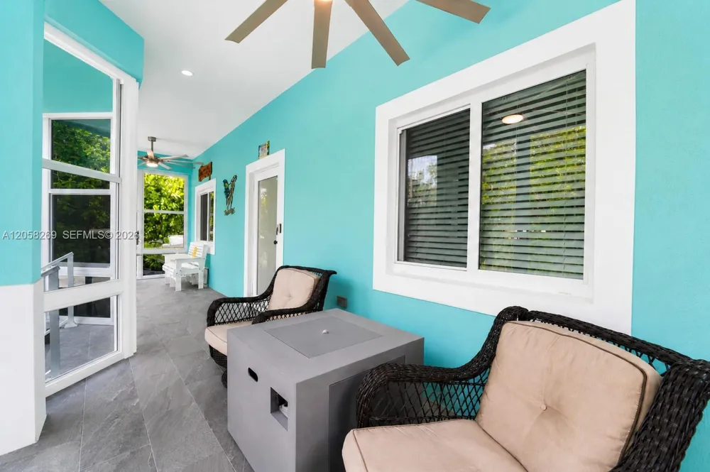 811 La Paloma Rd Key Largo, FL 33037