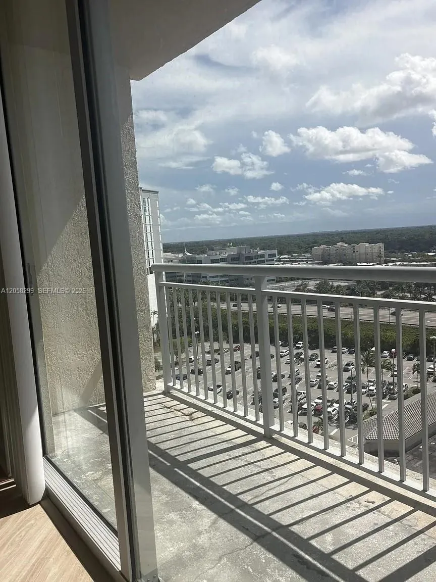 9066 SW 73rd Ct #1108 Miami, FL 33156