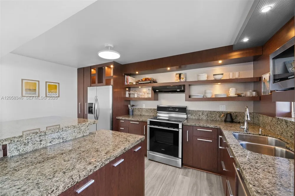 2780 NE 183rd St #1216 Aventura, FL 33160