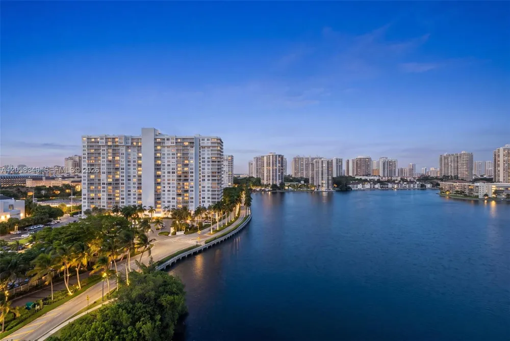 2780 NE 183rd St #1216 Aventura, FL 33160