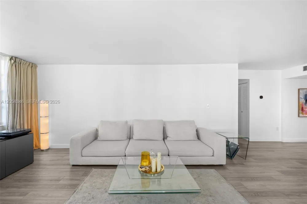 2780 NE 183rd St #1216 Aventura, FL 33160