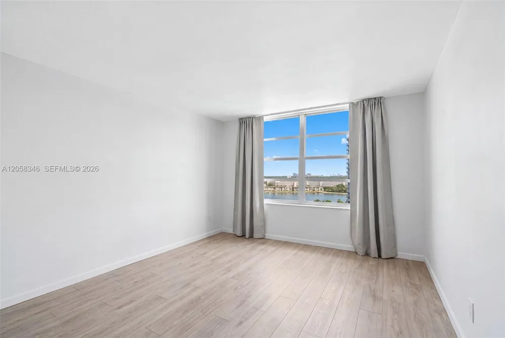 2780 NE 183rd St #1216 Aventura, FL 33160