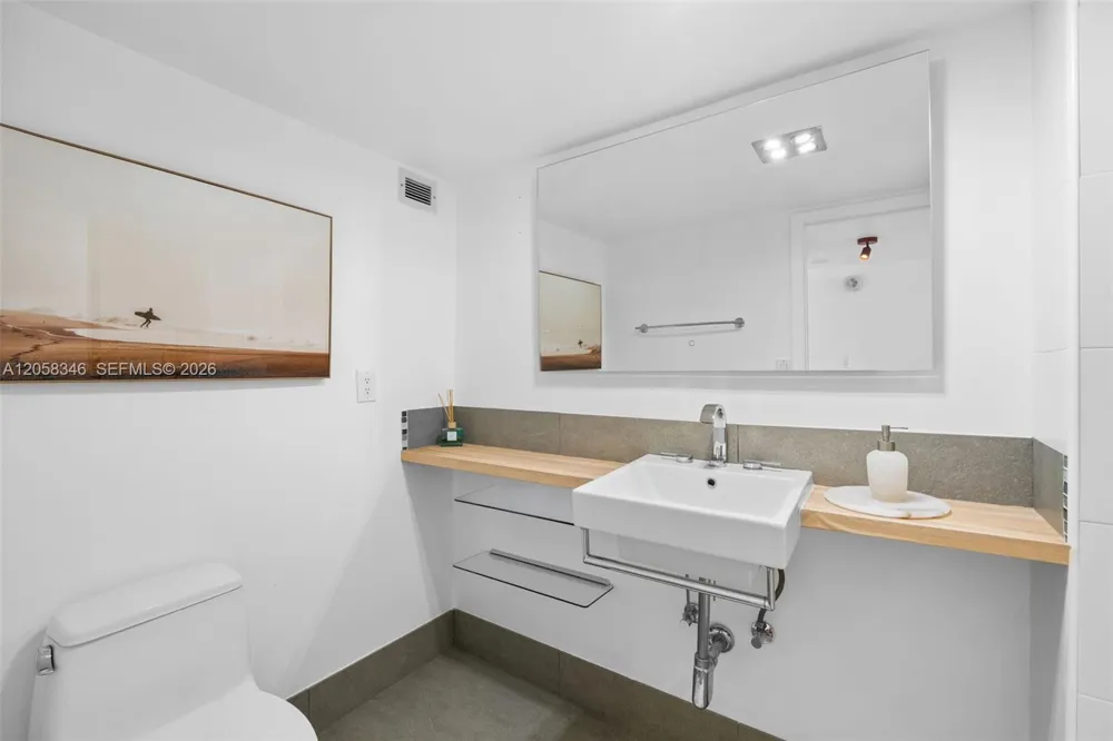 2780 NE 183rd St #1216 Aventura, FL 33160