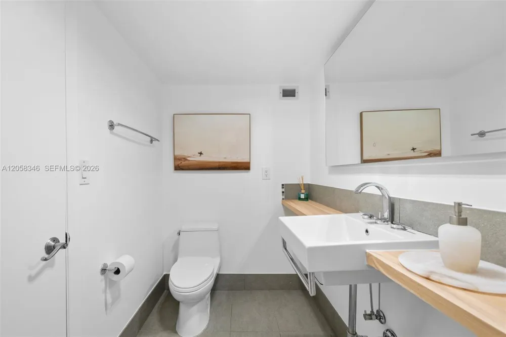 2780 NE 183rd St #1216 Aventura, FL 33160