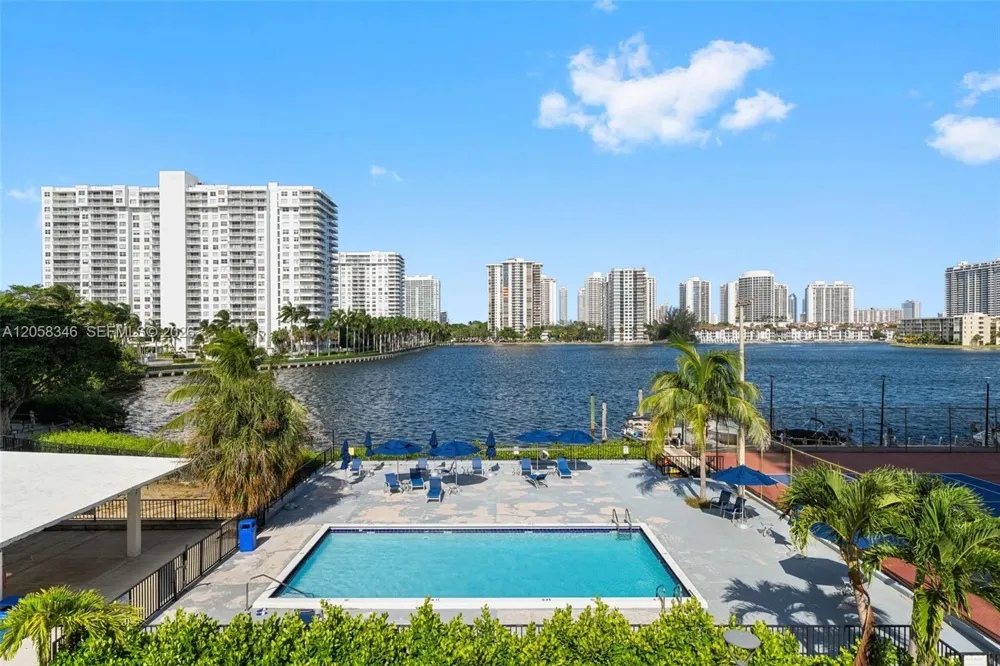 2780 NE 183rd St #1216 Aventura, FL 33160