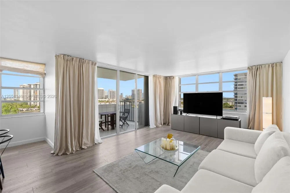 2780 NE 183rd St #1216 Aventura, FL 33160