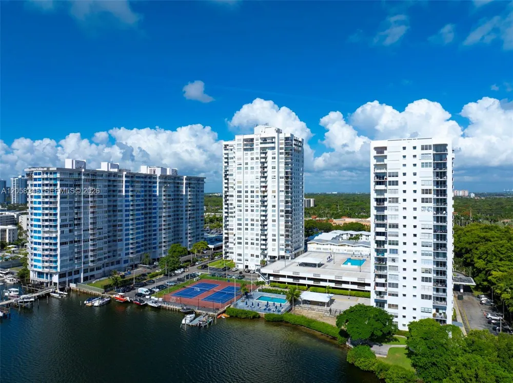 2780 NE 183rd St #1216 Aventura, FL 33160
