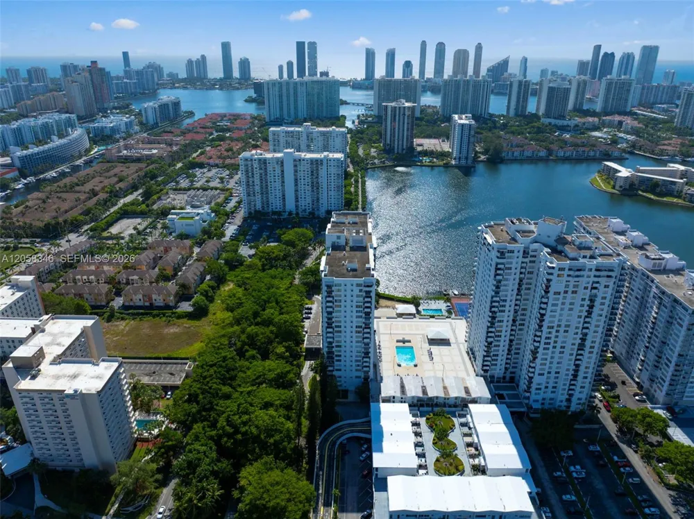 2780 NE 183rd St #1216 Aventura, FL 33160