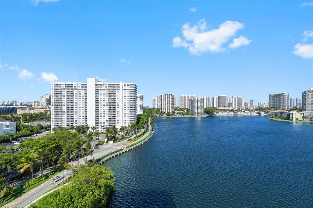 2780 NE 183rd St #1216 Aventura, FL 33160