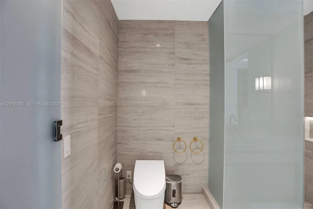 18975 COLLINS AVE #2001 Sunny Isles Beach, FL 33160