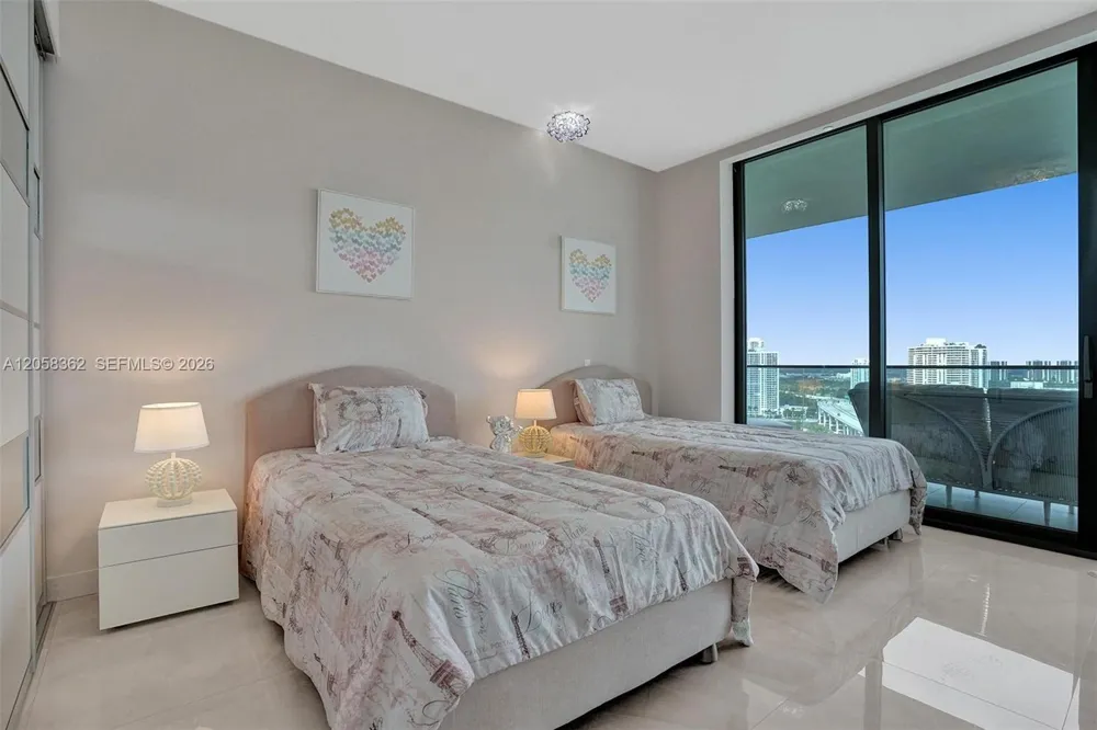18975 COLLINS AVE #2001 Sunny Isles Beach, FL 33160