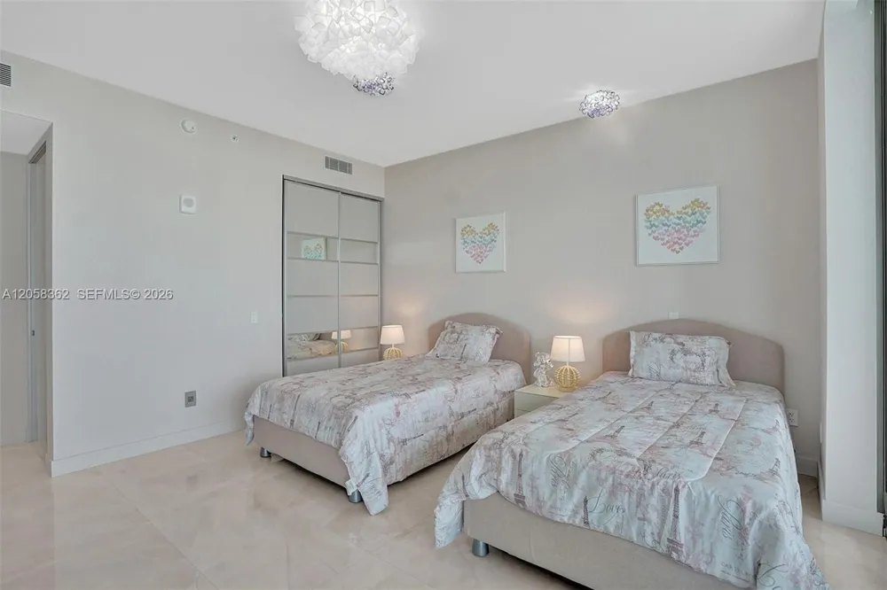 18975 COLLINS AVE #2001 Sunny Isles Beach, FL 33160