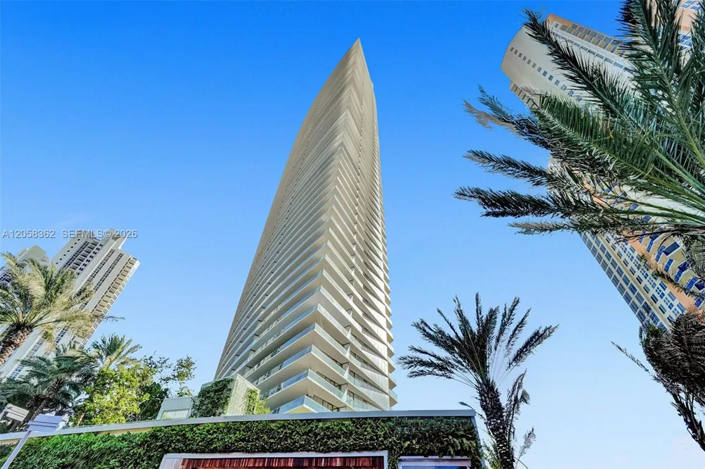 18975 COLLINS AVE #2001 Sunny Isles Beach, FL 33160