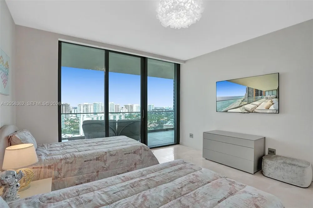 18975 COLLINS AVE #2001 Sunny Isles Beach, FL 33160