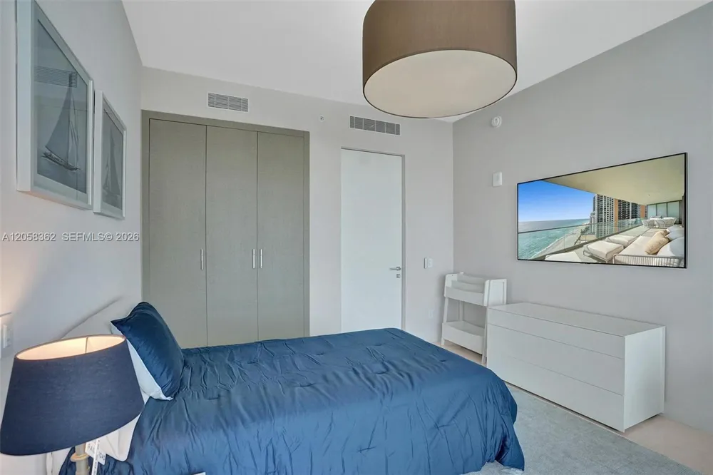 18975 COLLINS AVE #2001 Sunny Isles Beach, FL 33160