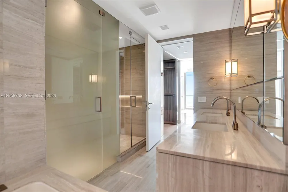 18975 COLLINS AVE #2001 Sunny Isles Beach, FL 33160