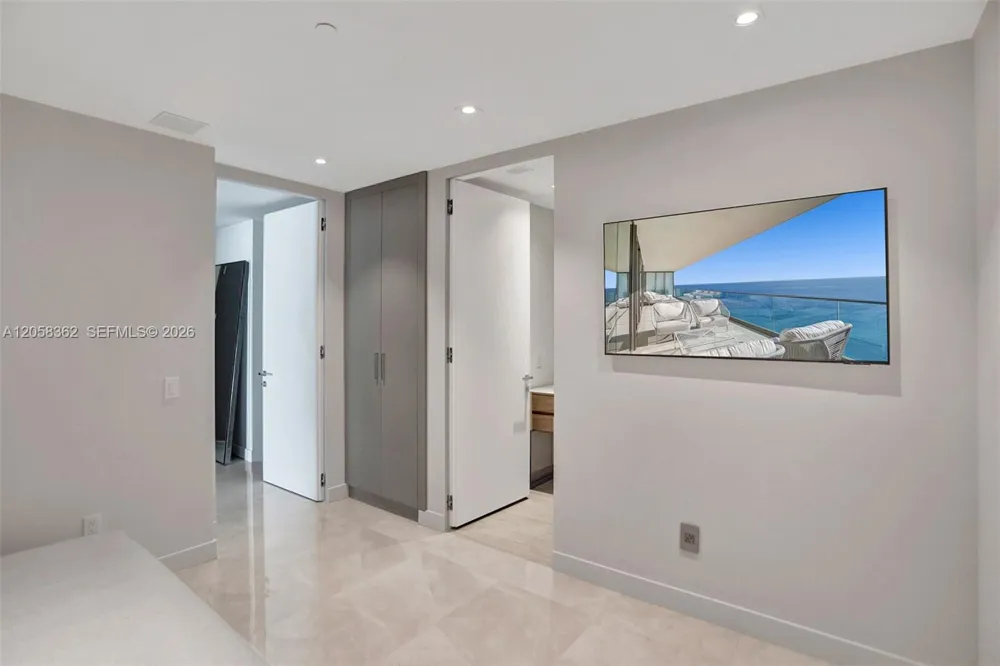 18975 COLLINS AVE #2001 Sunny Isles Beach, FL 33160