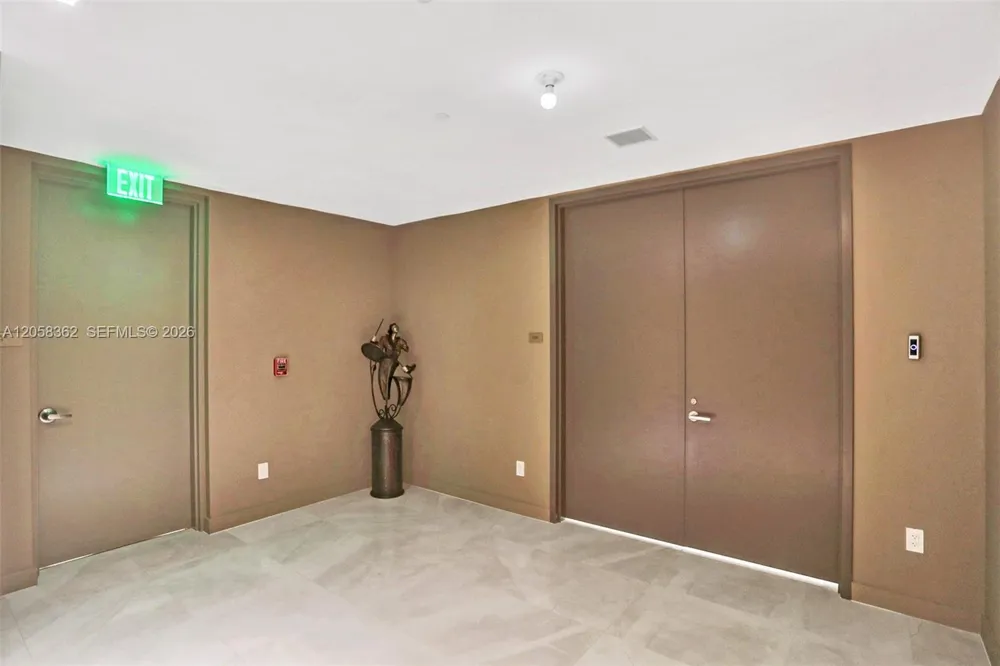 18975 COLLINS AVE #2001 Sunny Isles Beach, FL 33160