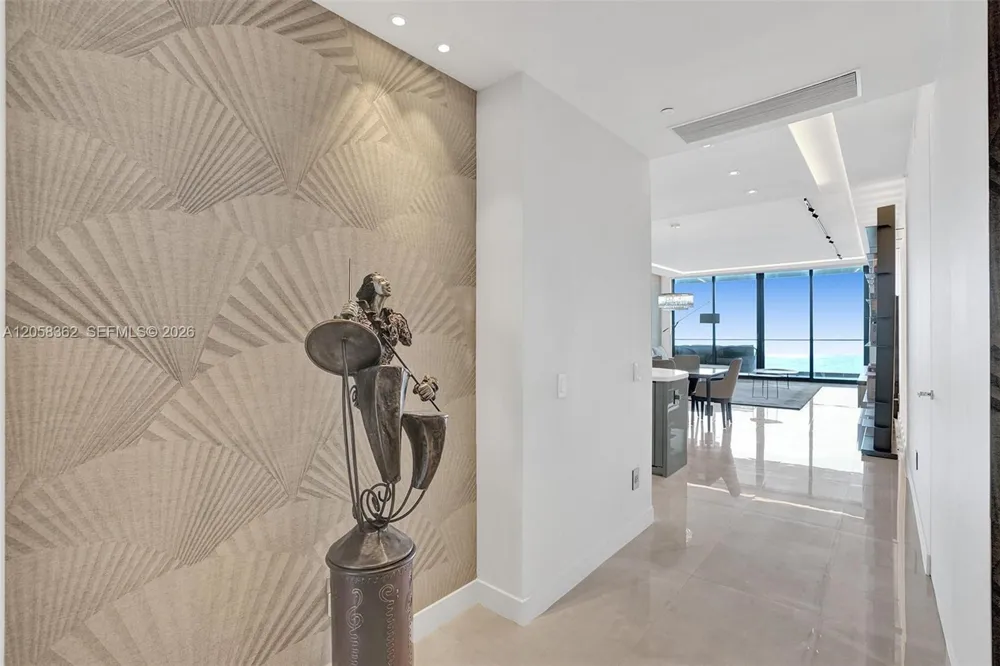 18975 COLLINS AVE #2001 Sunny Isles Beach, FL 33160