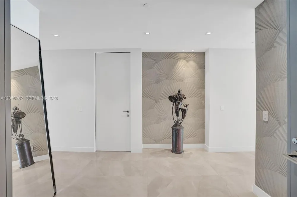 18975 COLLINS AVE #2001 Sunny Isles Beach, FL 33160