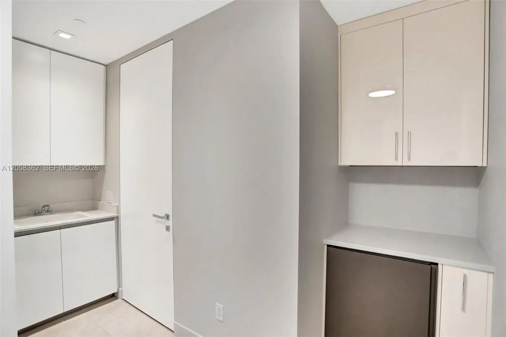 18975 COLLINS AVE #2001 Sunny Isles Beach, FL 33160
