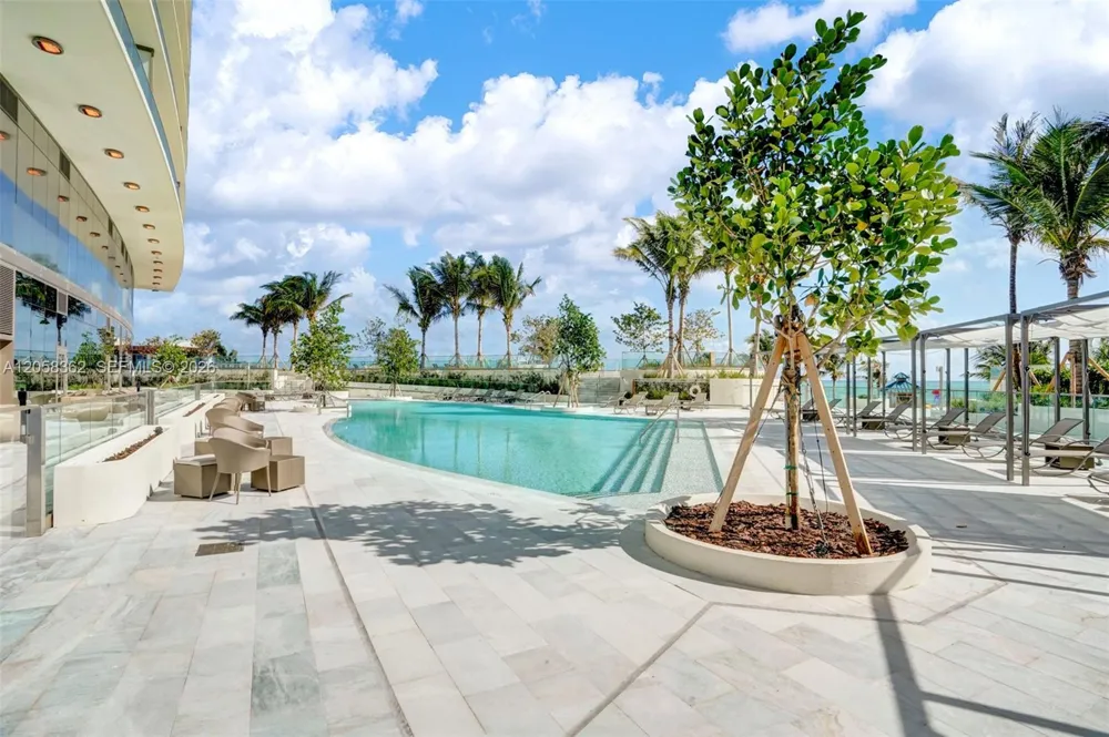 18975 COLLINS AVE #2001 Sunny Isles Beach, FL 33160