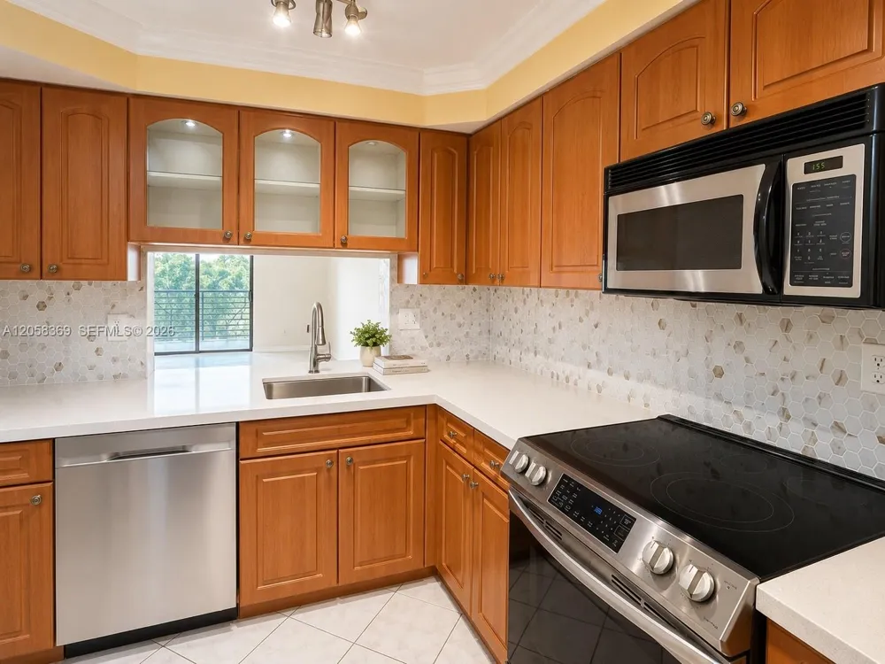 3700 Pine Island Rd #402 Sunrise, FL 33351