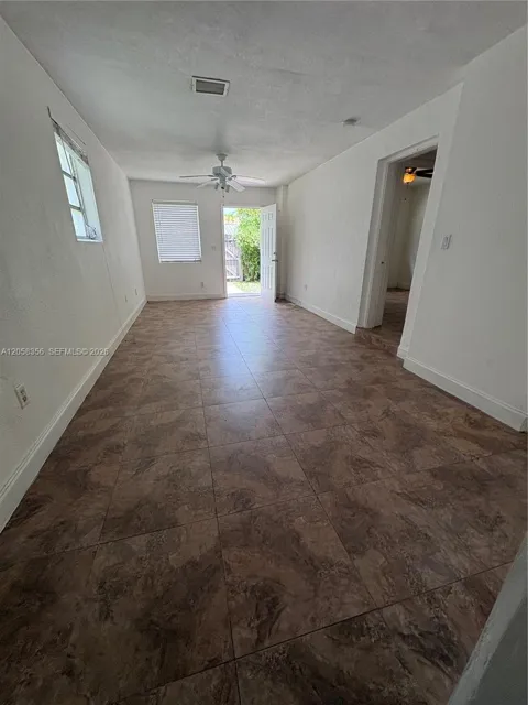 410 Pinecrest Dr #2