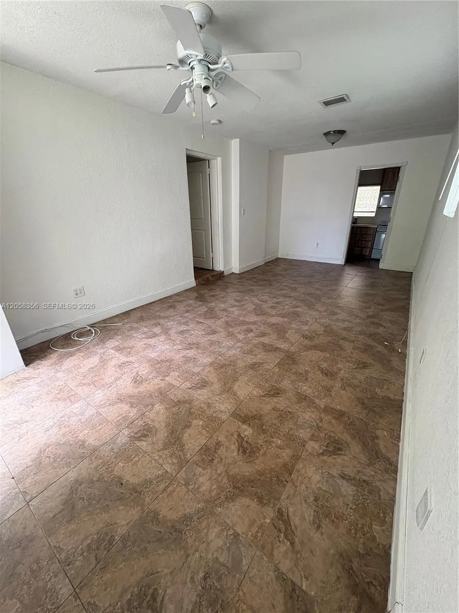 410 Pinecrest Dr #2 Miami Springs, FL 33166