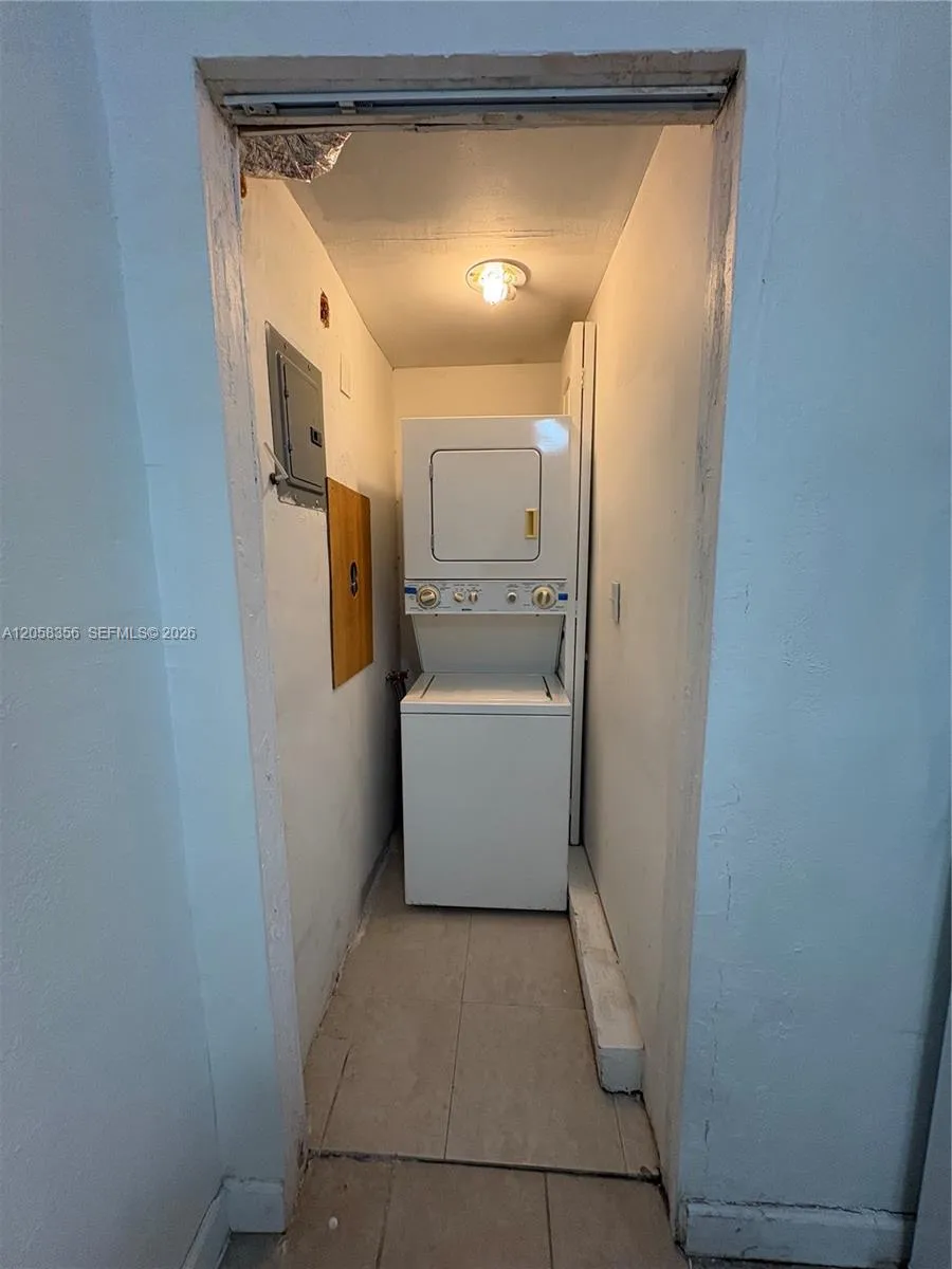 410 Pinecrest Dr #2 Miami Springs, FL 33166