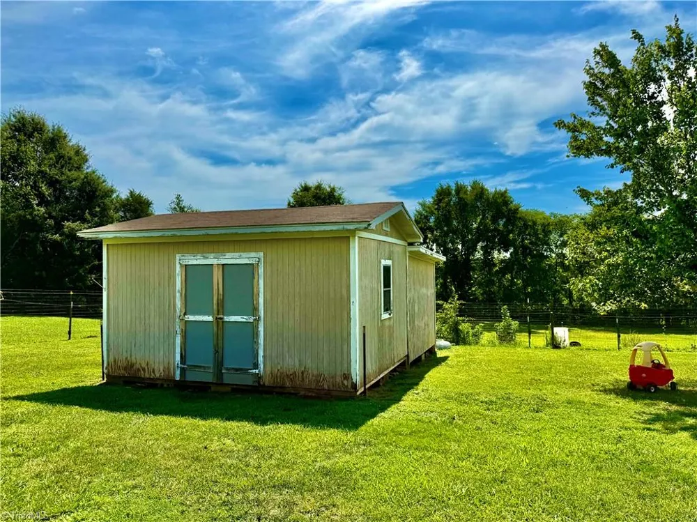 1104 Spring Meadow Drive Woodleaf, NC 27054