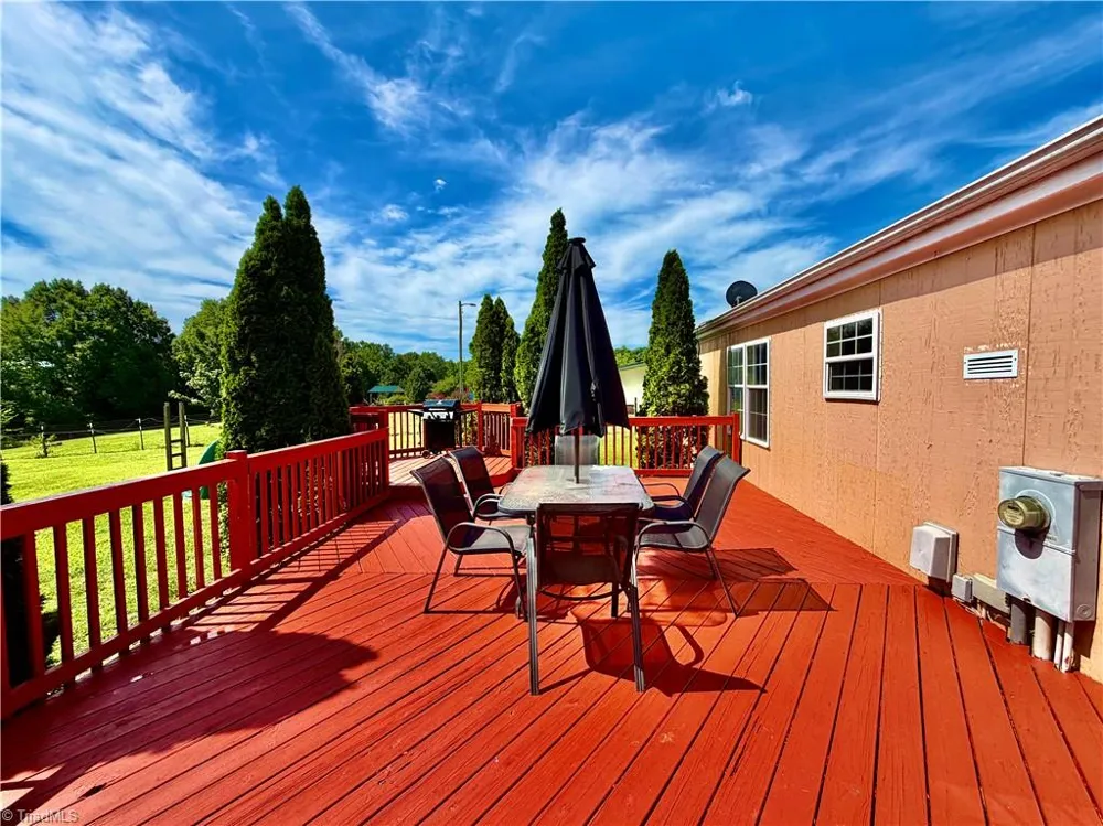 1104 Spring Meadow Drive Woodleaf, NC 27054