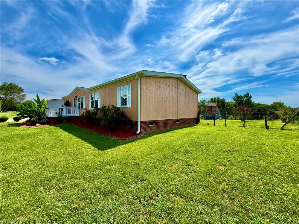 1104 Spring Meadow Drive Woodleaf, NC 27054