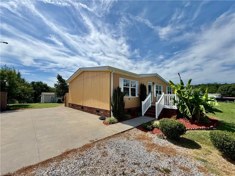 1104 Spring Meadow Drive Woodleaf, NC 27054