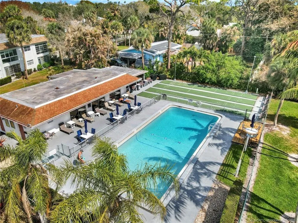 2950 SE Ocean Boulevard #8-6 Stuart, FL 34996