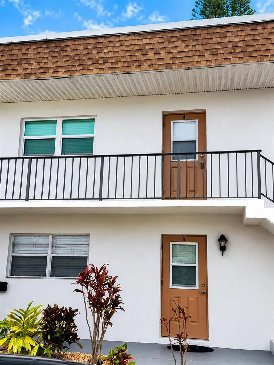 2950 SE Ocean Boulevard #8-6 Stuart, FL 34996