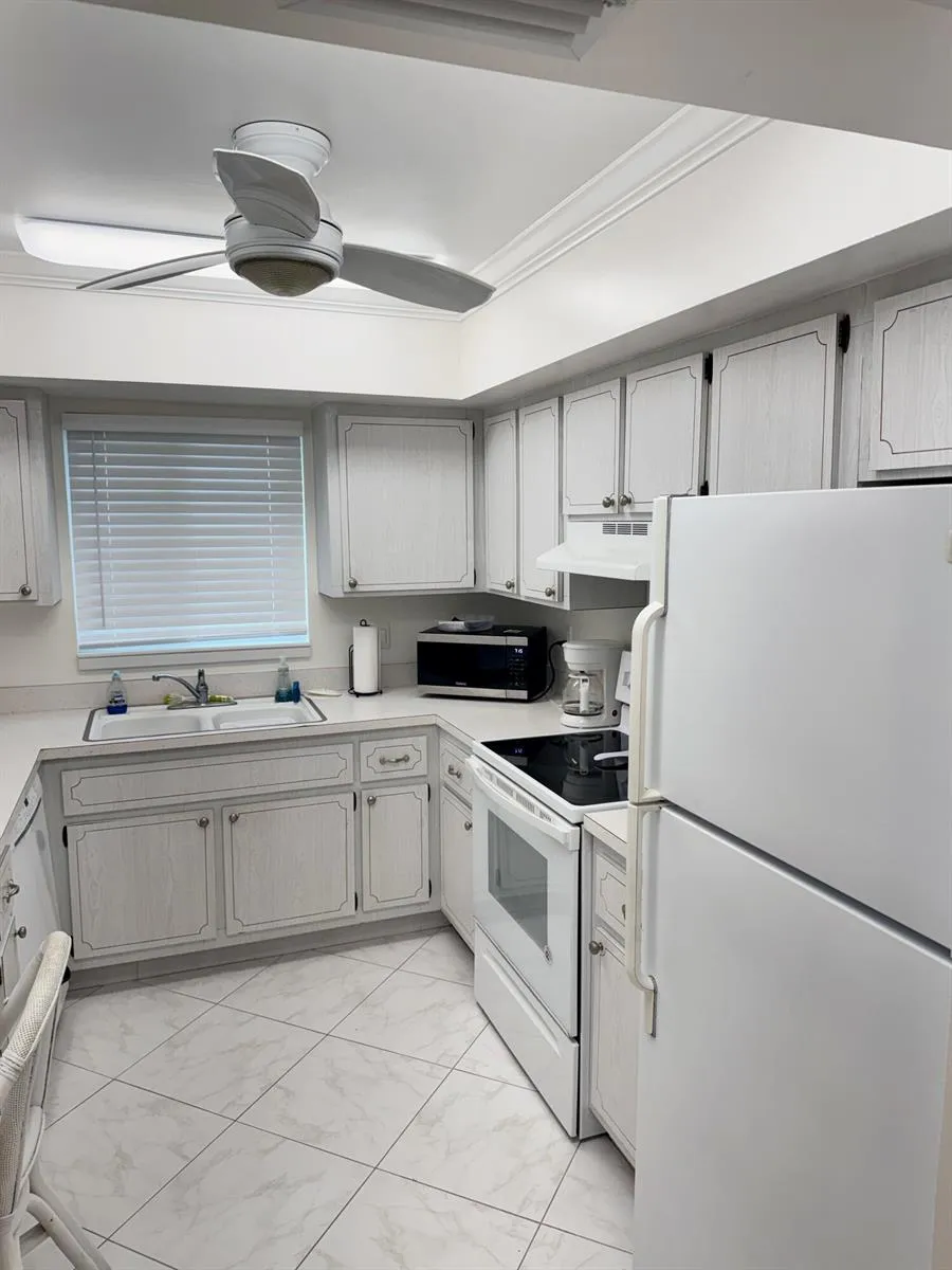 2950 SE Ocean Boulevard #8-6 Stuart, FL 34996