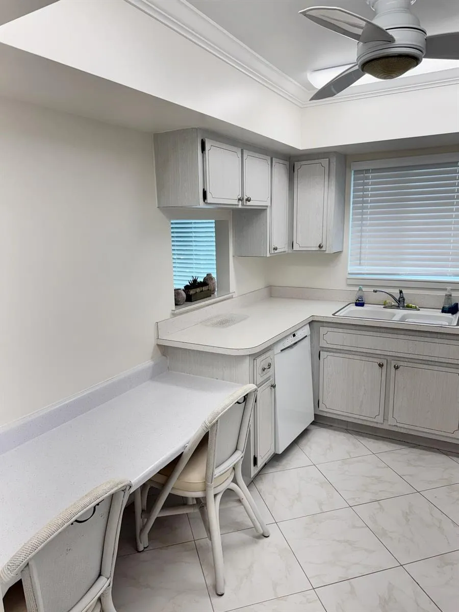 2950 SE Ocean Boulevard #8-6 Stuart, FL 34996