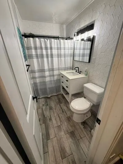 532 Foresteria Drive West Palm Beach, FL 33403