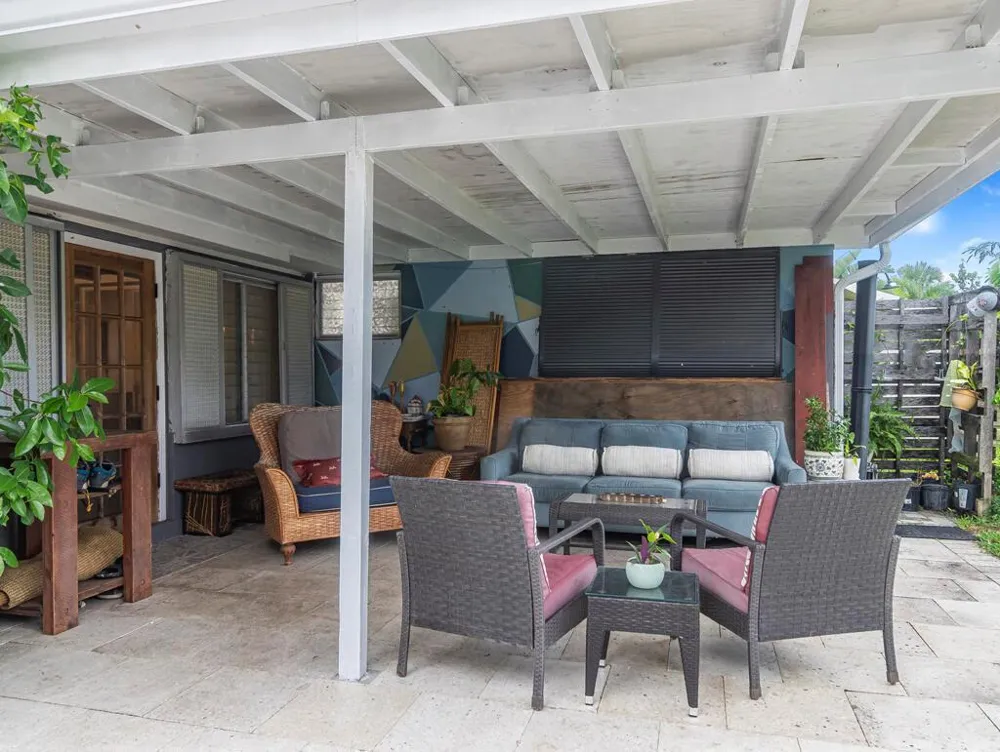 532 Foresteria Drive West Palm Beach, FL 33403