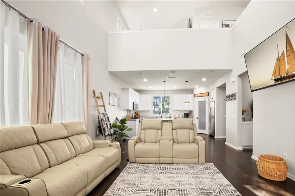 521 Santa Paula Santa Paula, CA 93060