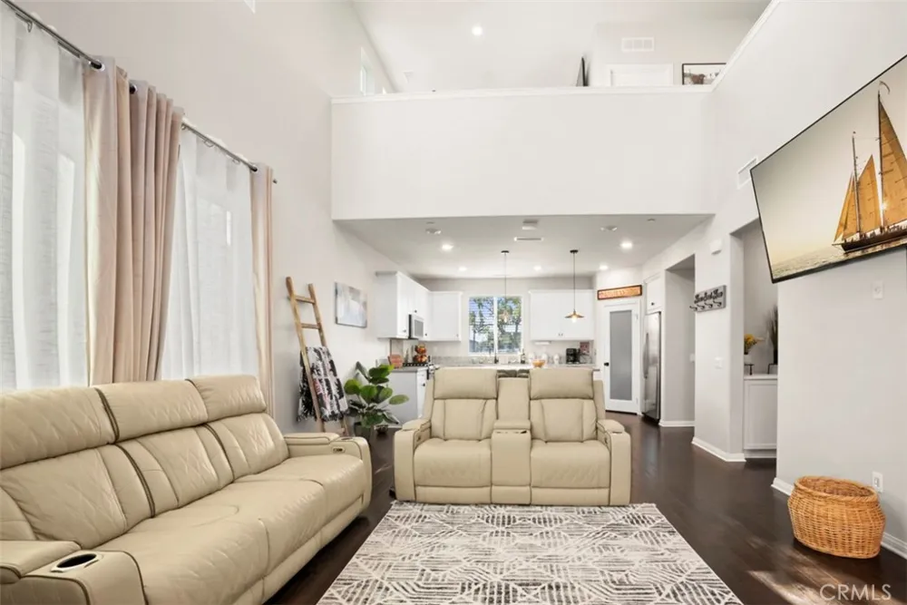 521 Santa Paula Santa Paula, CA 93060