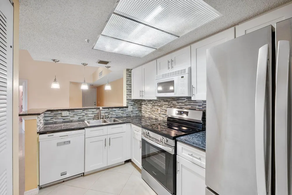 5011 Wiles Road #303 Coconut Creek, FL 33073