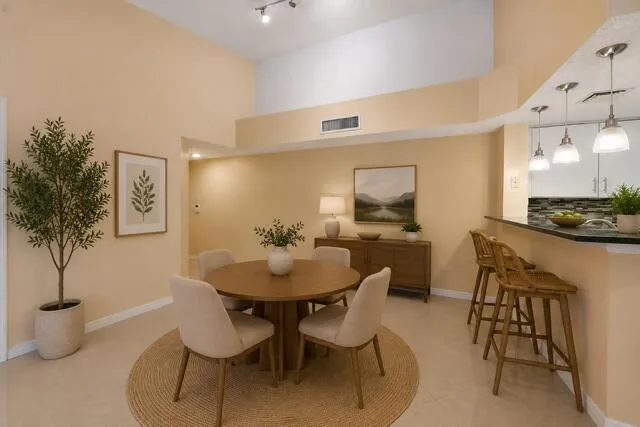 5011 Wiles Road #303 Coconut Creek, FL 33073