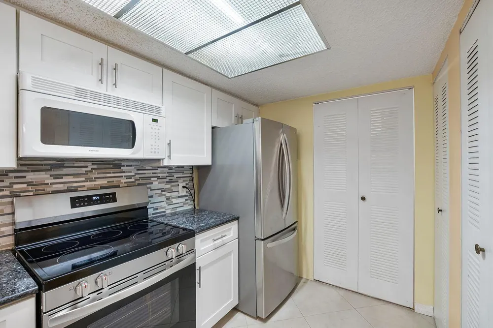5011 Wiles Road #303 Coconut Creek, FL 33073