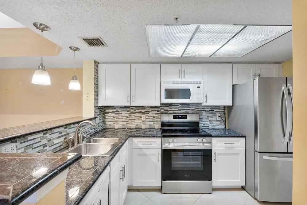 5011 Wiles Road #303 Coconut Creek, FL 33073