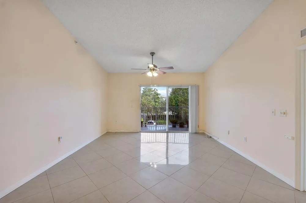 5011 Wiles Road #303 Coconut Creek, FL 33073