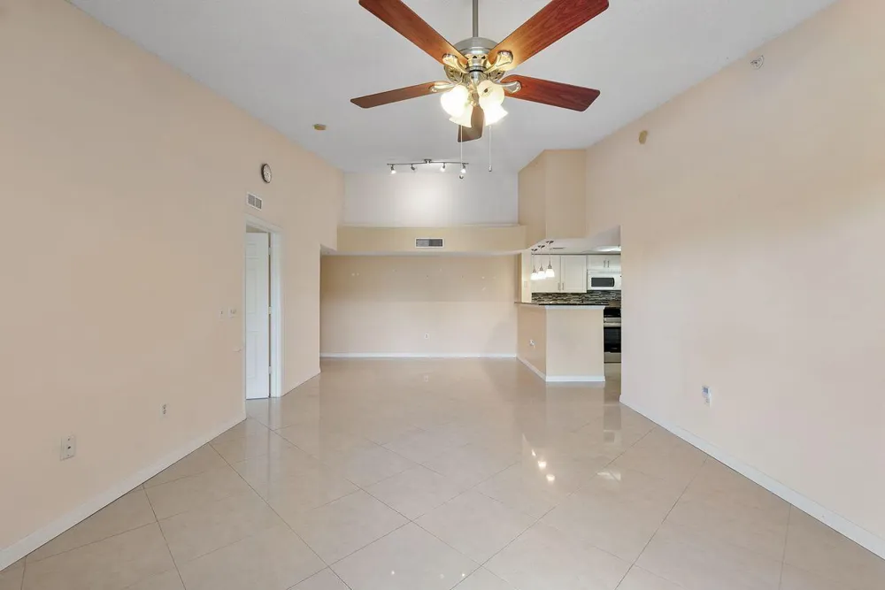 5011 Wiles Road #303 Coconut Creek, FL 33073