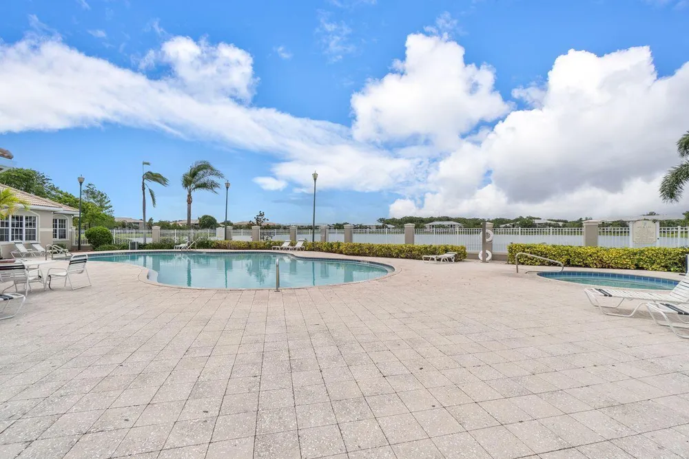 5011 Wiles Road #303 Coconut Creek, FL 33073
