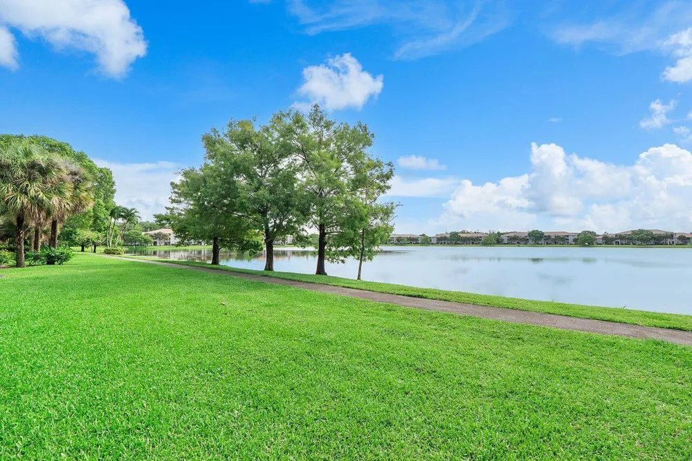 5011 Wiles Road #303 Coconut Creek, FL 33073